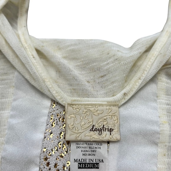 Daytrip Medium womens cream flowy sleeve top - Picture 7 of 8